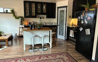 Charming and secluded Westside Bend apartment