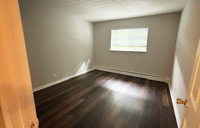 1 bed, 1 bath, 560 sqft, $825, Unit 611-11
