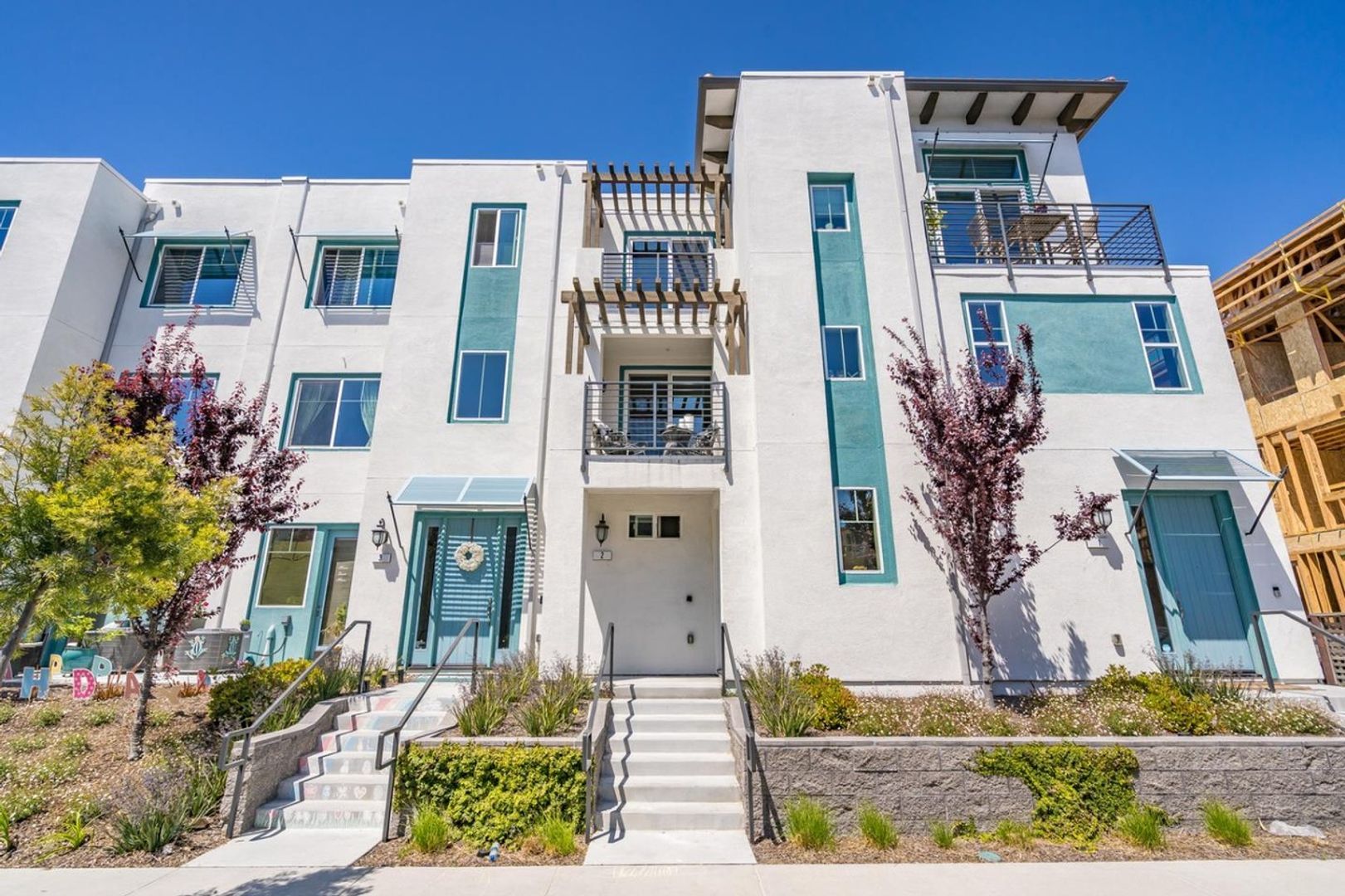 PENTHOUSE CONDO IN COMMUNICATION HILL | 2BEDS, 2BATHS | MUST SEE!!!