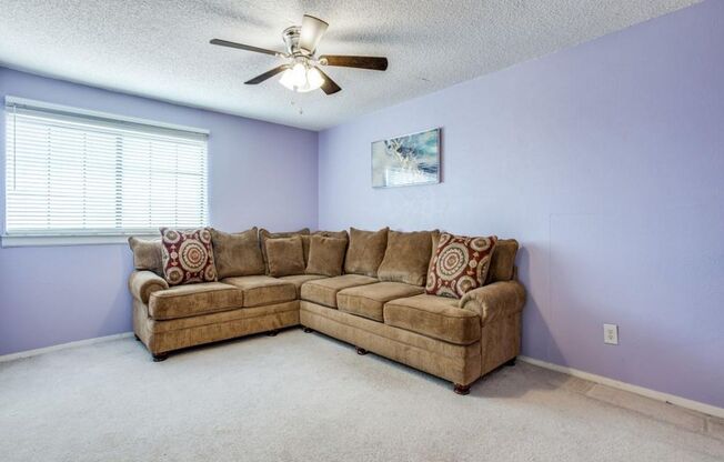 2 beds, 2 baths, $1,900, Unit # 22B
