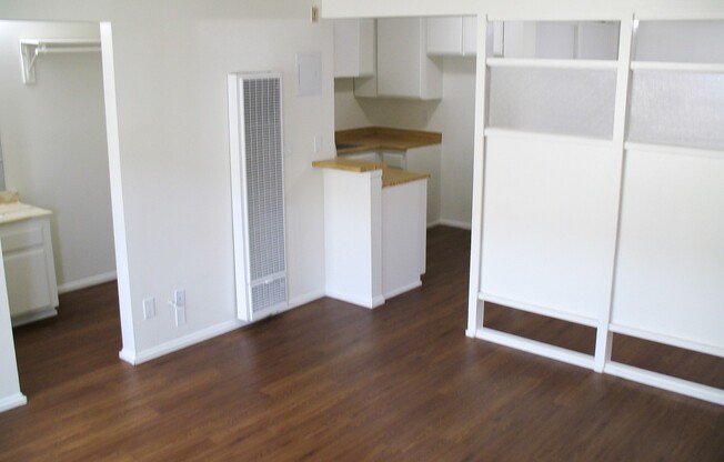 1 bed, 1 bath, 437 sqft, $1,495