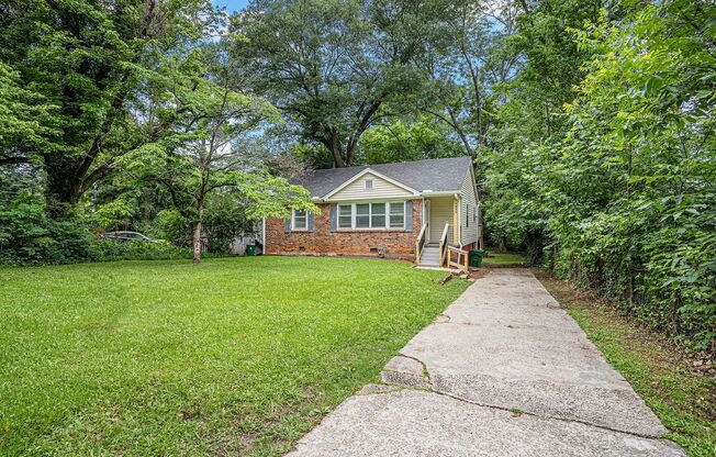 Charming 3BR/2BA Ranch Just off Glenwood Rd!