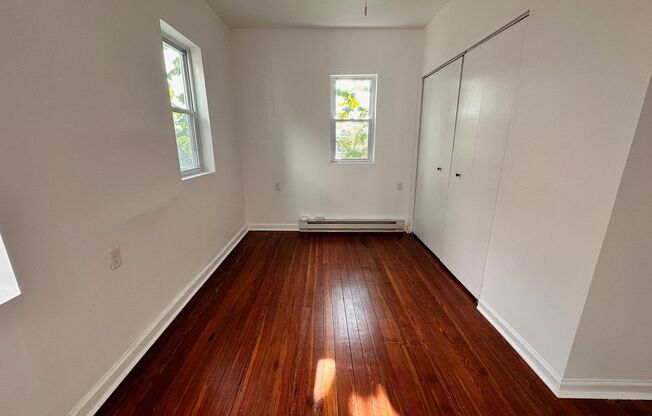 3 beds, 1 bath, 1,000 sqft, $1,400, Unit Unit 2