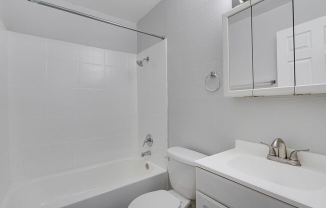 2 beds, 1 bath, $1,150, Unit C-31