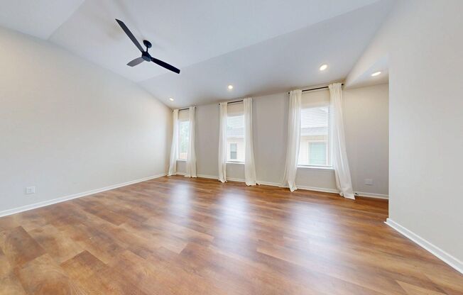 Beautiful Newer Construction Home on Mimms Trail!