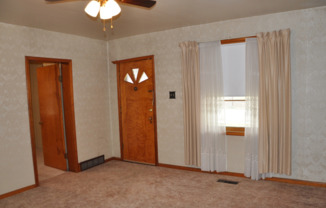 2 beds, 1 bath, $1,195