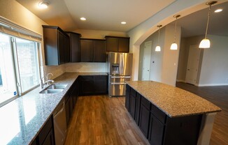 421 STERLING RDG DR