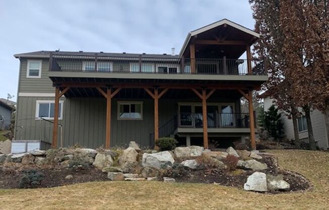 $3,495 / 4br - 3600ft2 - Exqusite, executive home right on golf course! #1528 (Liberty lake Wa.)