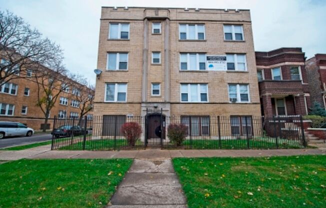 6933 S Indiana