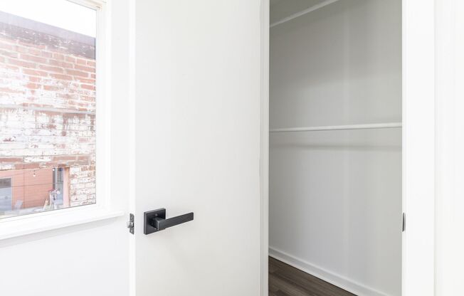 1 bed, 1 bath, 457 sqft, $1,345, Unit 33