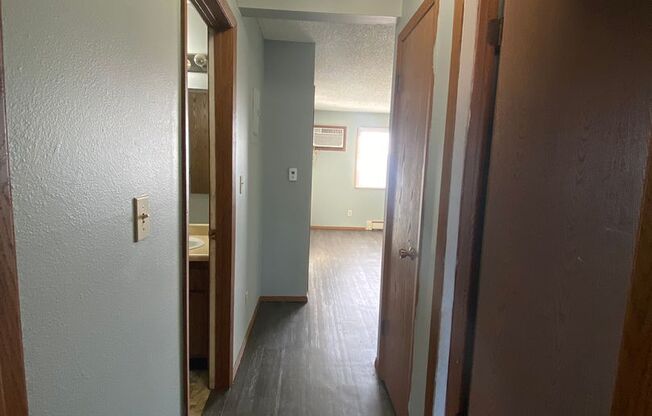 2 beds, 1 bath, $1,000, Unit #06