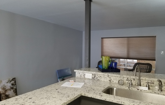 1 bed, 1 bath, 710 sqft, $995, Unit Unit 3