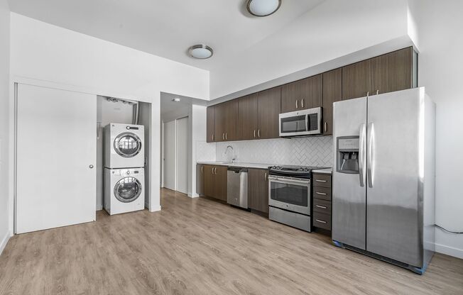 Studio, 1 bath, 444 sqft, $1,215, Unit 411