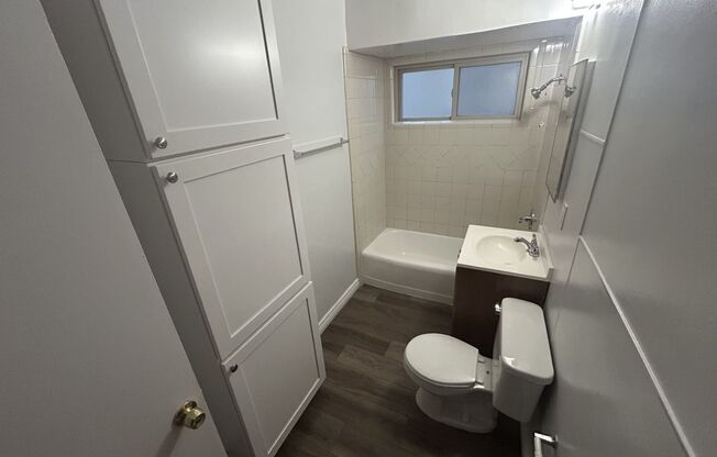 Studio, 1 bath, 422 sqft, $1,400, Unit 832 #05