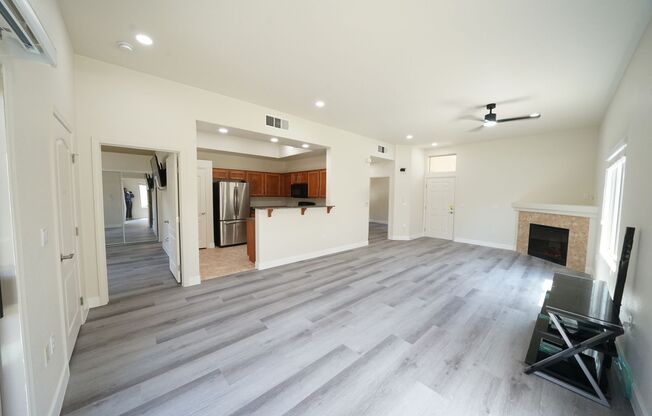 2 beds, 2 baths, $1,550, Unit Building 10