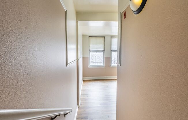2 beds, 1 bath, 825 sqft, $1,169, Unit 3819 Jones St #107