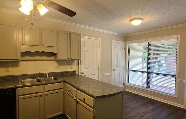 Charming Duplex in Prime Alpharetta Location – 2 Bedrooms with Private En-Suites