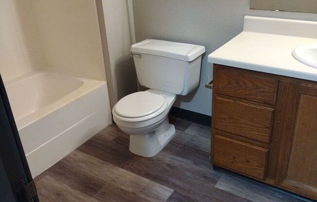 1 bed, 1 bath, 623 sqft, $497, Unit LV 104