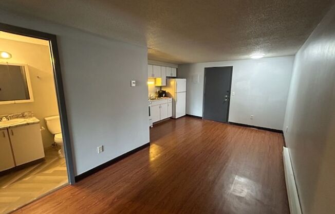 1 bed, 1 bath, 450 sqft, $750, Unit 5724-05