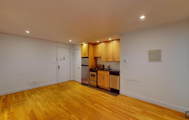 30 CHARLTON ST