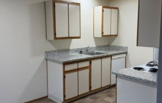 2 beds, 1 bath, 756 sqft, $1,295, Unit CNV 96