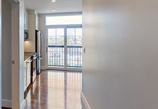 2 beds, 2 baths, 1,100 sqft, $3,700, Unit 302