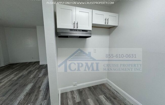 2 beds, 1 bath, 826 sqft, $1,825, Unit 16
