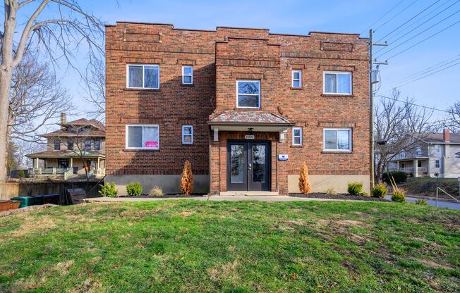 1 bed, 1 bath, $995, Unit 4300 5