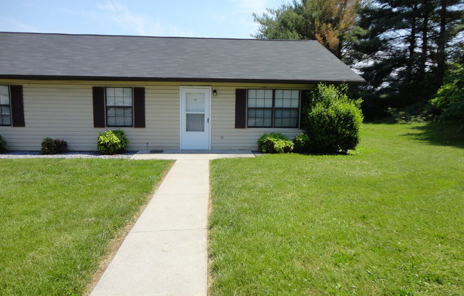 2 Bedroom Duplex – Move-In Ready!
