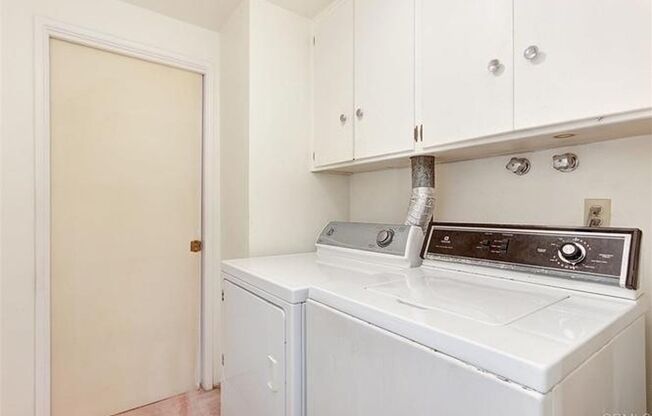 6 beds, 4 baths, $8,395