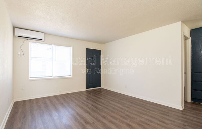 751 S BEVERLY DR