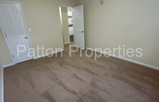 2 beds, 1 bath, 1,000 sqft, $825, Unit 12