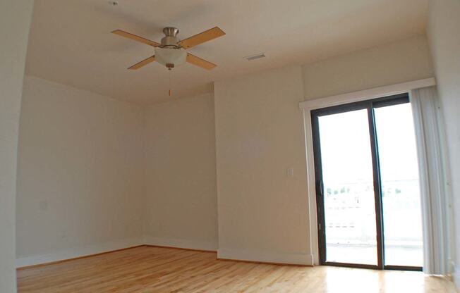 The Seaboard Building in Portsmouth VA bedroom