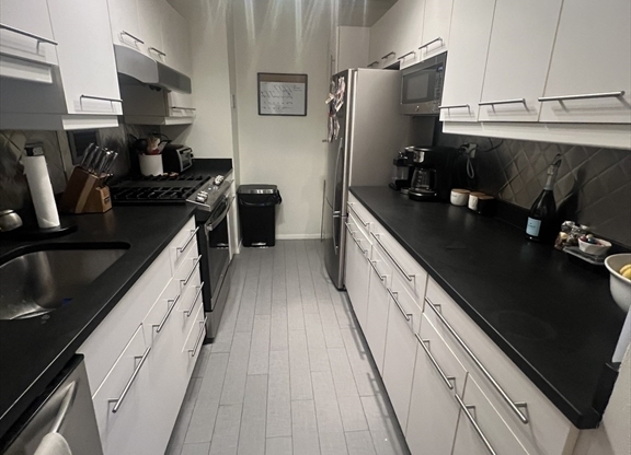 3 beds, 2 baths, 1,500 sqft, $5,500, Unit 7H