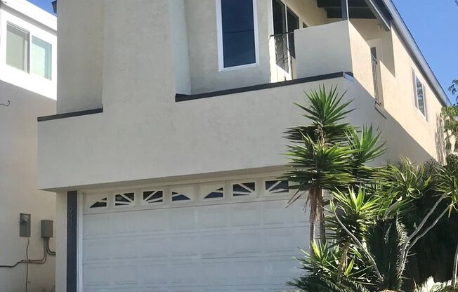 Beautiful 3 Beds 2 Baths Townhome in Hermosa Beach
