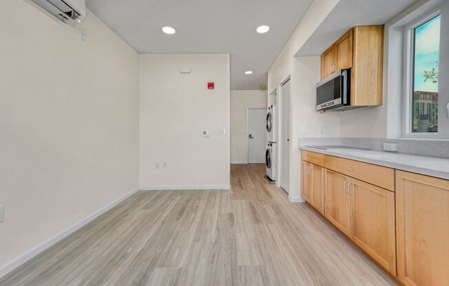 Studio, 1 bath, 319 sqft, $3,095