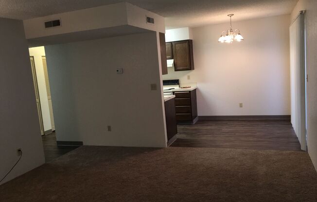 1 bed, 1 bath, 660 sqft, $1,000, Unit 04