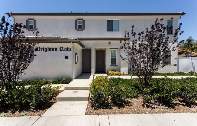 Spacious Two Bedroom Townhouse in Imperial Beach with Washer/Dryer and Garage!