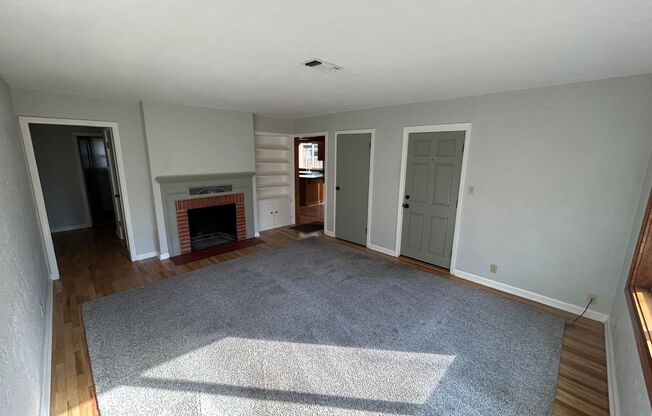 2 beds, 1 bath, $1,895