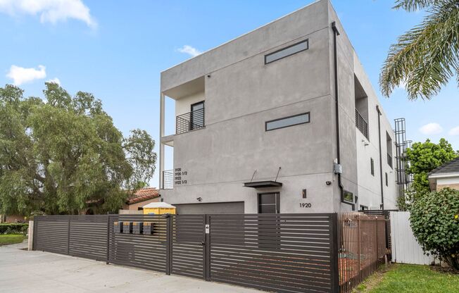1920 S Sherbourne Dr
