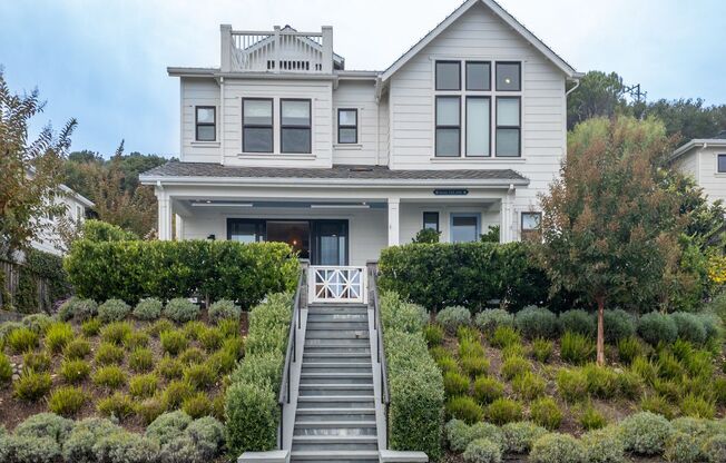 Updated 4BR/3.5BA Tiburon Home! 3,523sqft! Views! 2 Car Parking! Laundry! PROGRESSIVE!