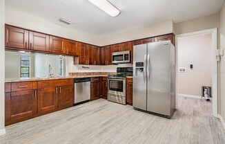 2835 OAK TREE LN