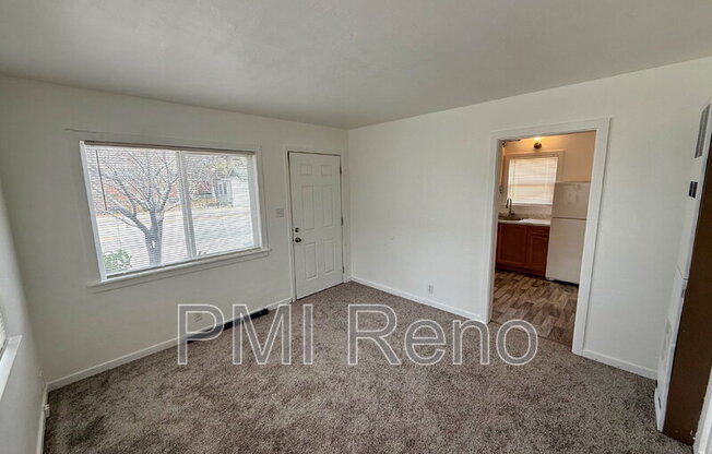 816 W 1 ST