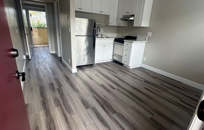 Studio, 1 bath, 415 sqft, $2,475, Unit 17