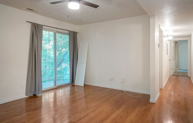 Lots of new stuff!! Top Floor Provo Apartment w private balcony