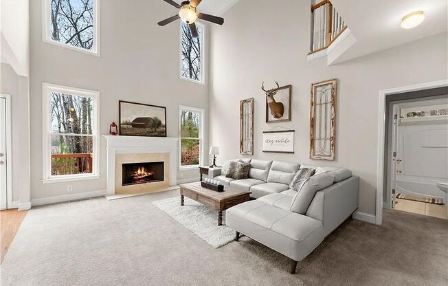 Beautiful home in Stratford on Lanier-5 bed 3 bath in sought after swim, tennis and lake community!