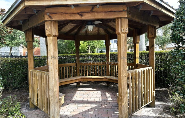 1 bed, 1 bath, 1,012 sqft, $1,425, Unit 536