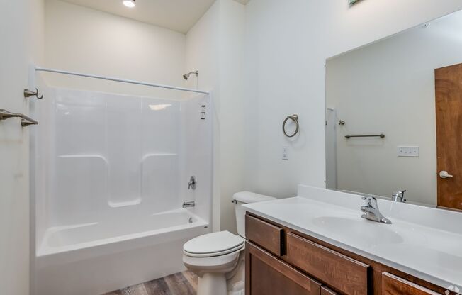 1 bed, 1 bath, 906 sqft, $1,455, Unit 77