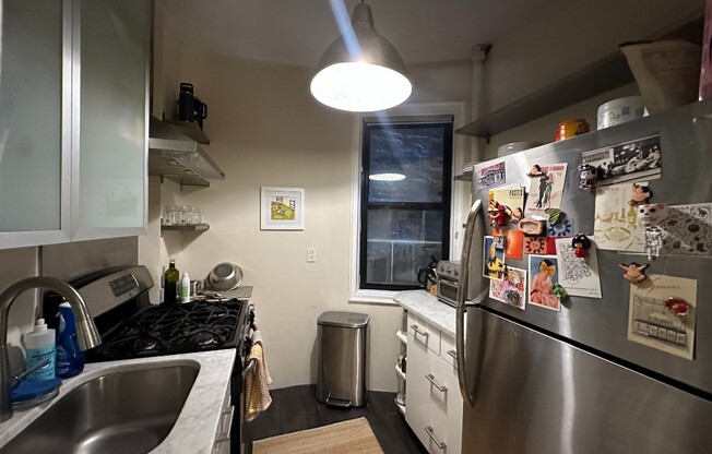 157 E 2 ST