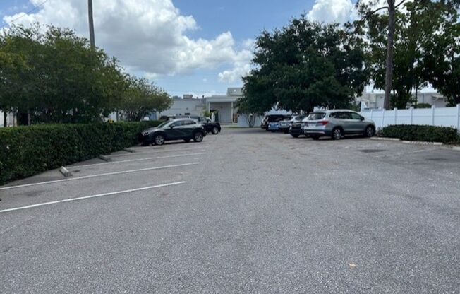 Quaint 1/1.5 condo in a great neighborhood located close to employment, beaches and shopping.